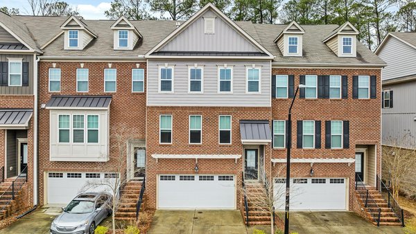 Habitat en Paille : Découvrez les Bienfaits et Défis de ce Mode de Vie Écoresponsable